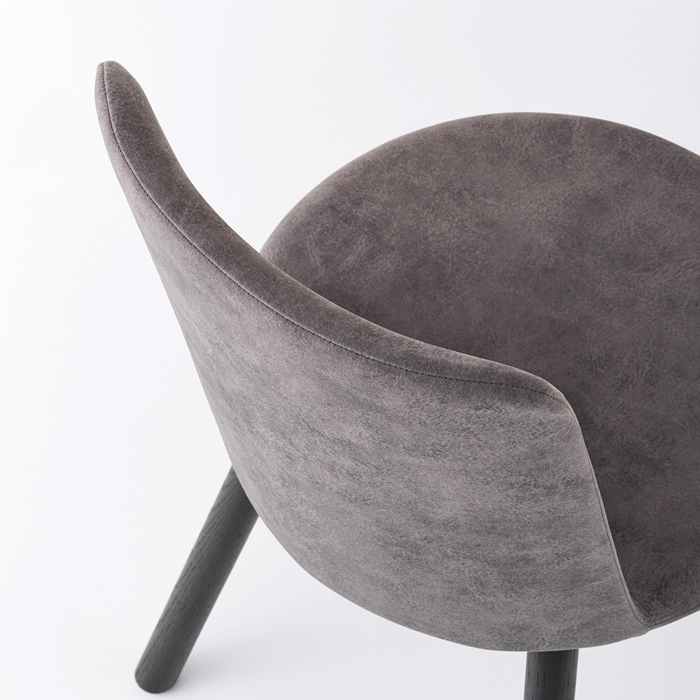 場所や使い方を限定しない、<br>使いやすい家具への工夫