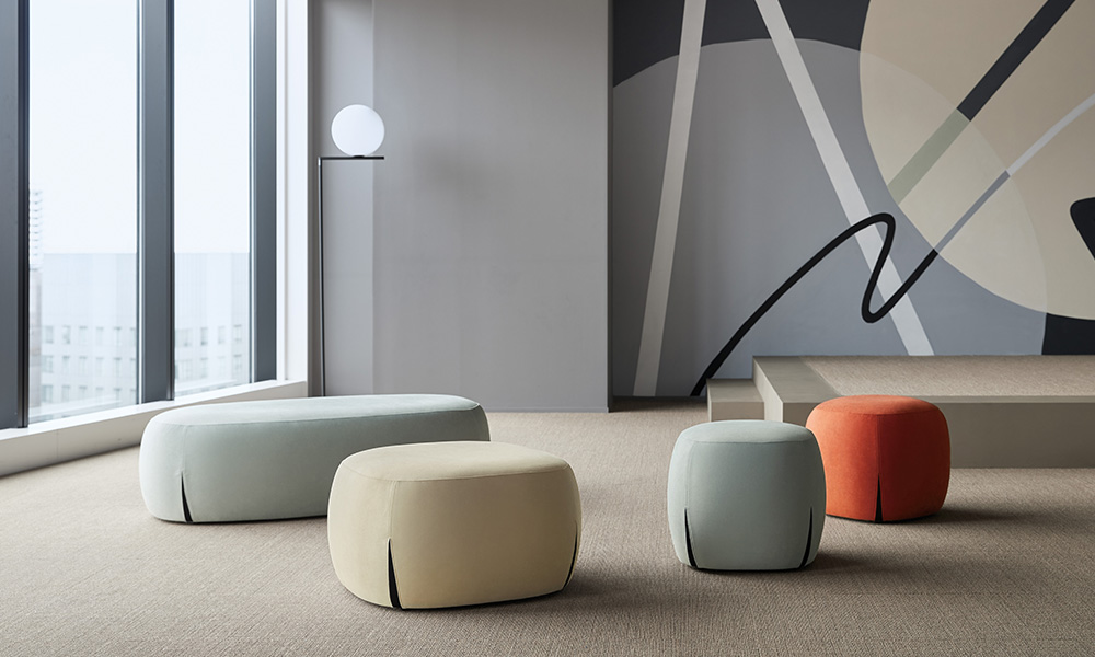 空間に馴染みながら、そっと印象を残す存在