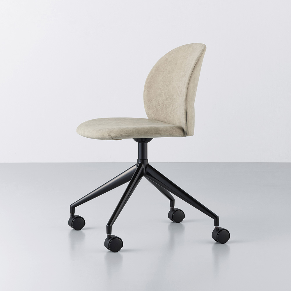 オフィスに“余白”をつくる家具